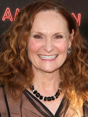 Бет Грант в роли Китти